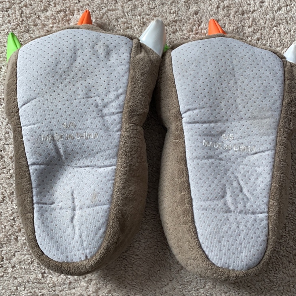 Slippers - Picture 2 of 2